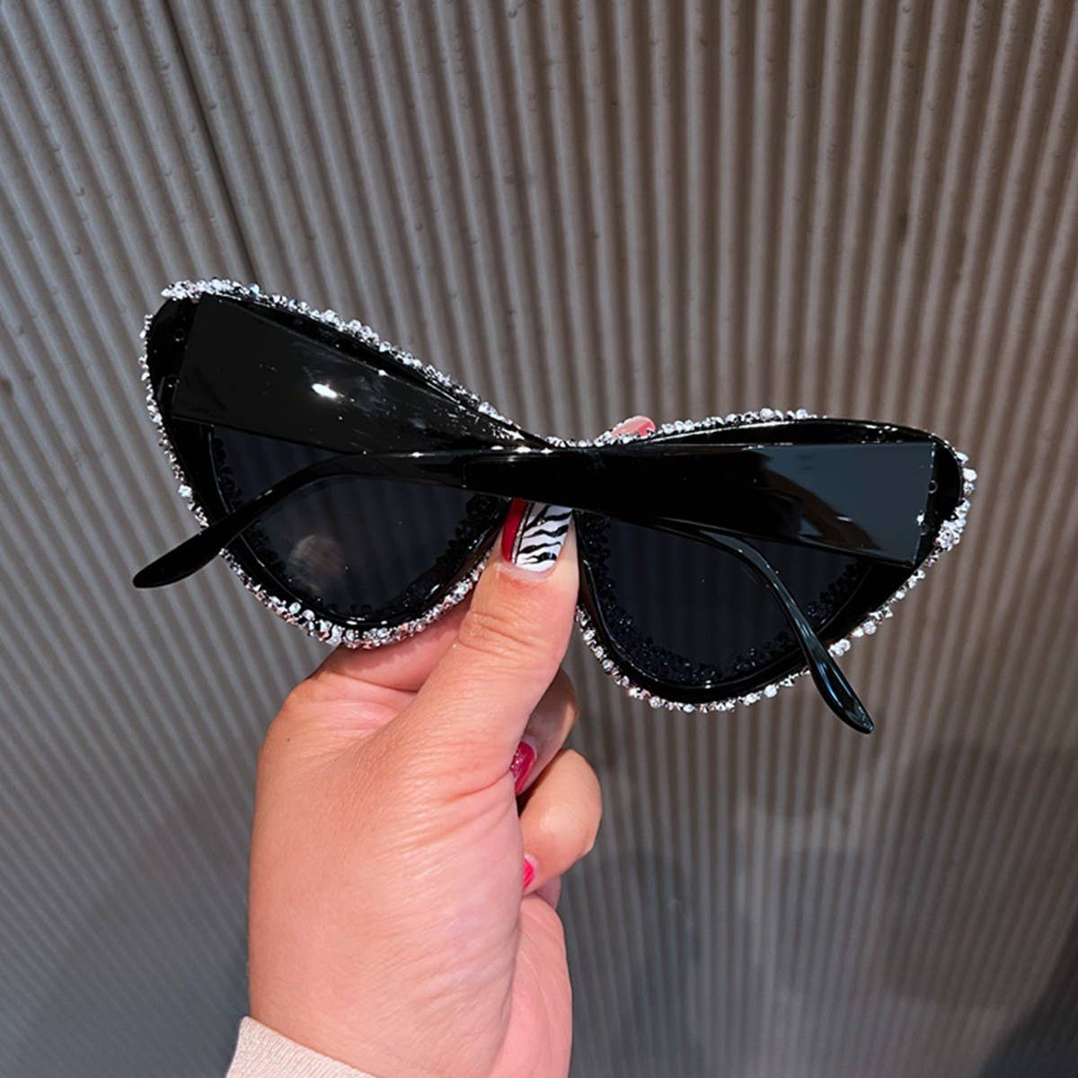 LUXURY RHINESTONE TRENDY CAT-EYE SUNGLASSES