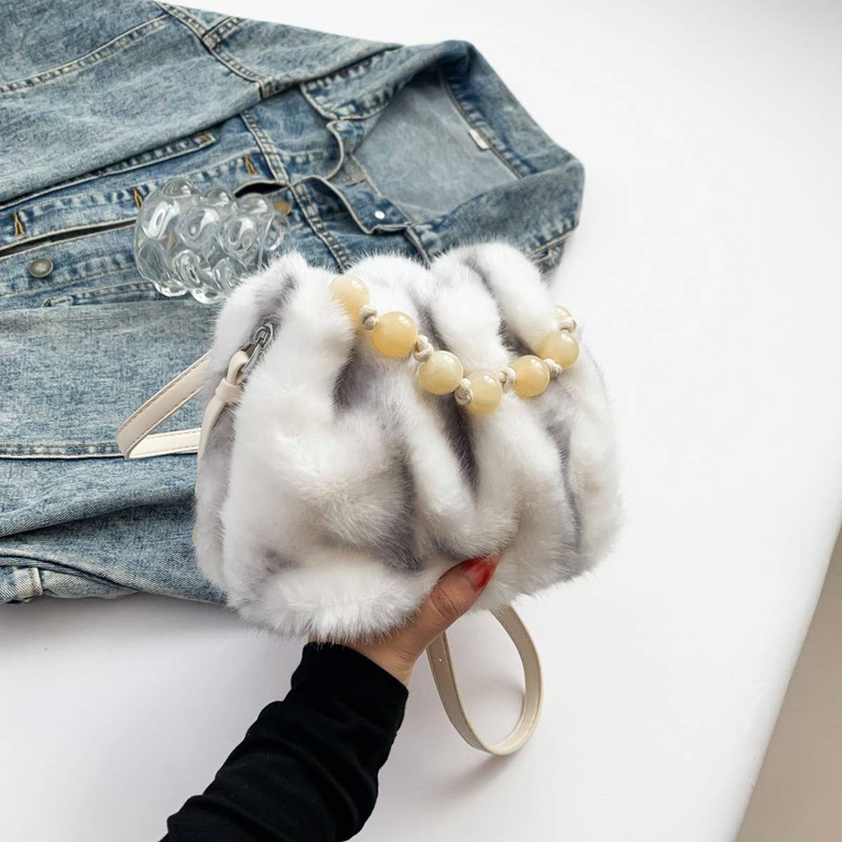 WINTER LEOPARD PRINT CROSSBODY BUCKET PLUSH BAG_CWAB4018