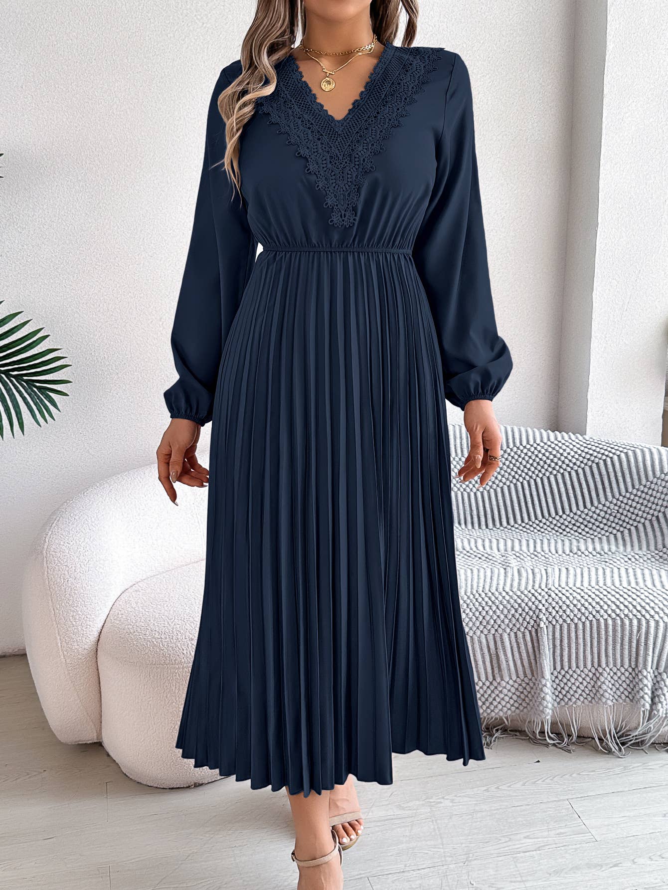 Elegant temperament V-neck waist pleated dress