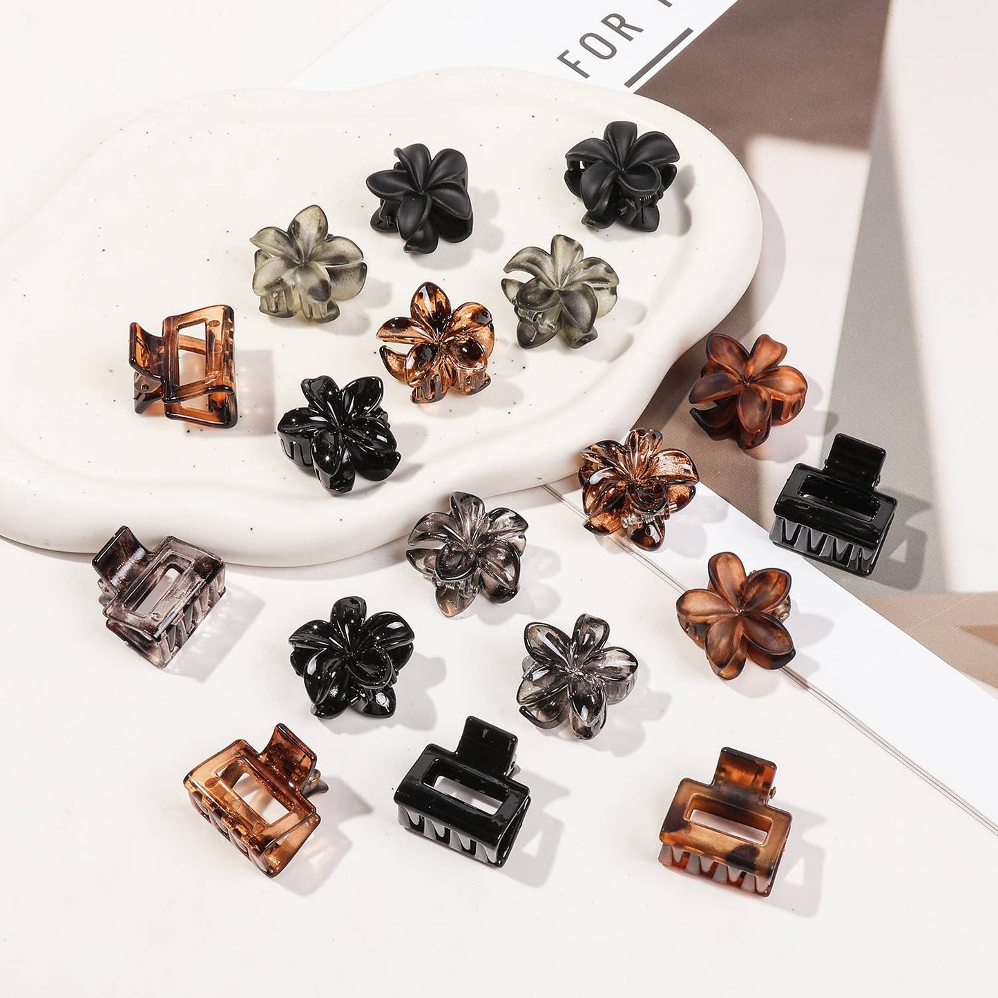Twelve sets of high-end small hair clips