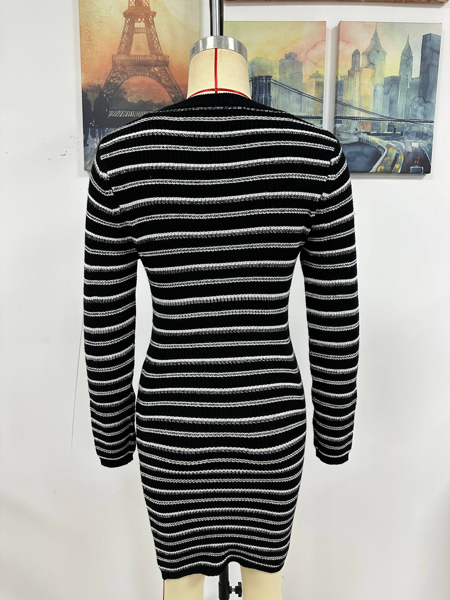 MEDIUM SWEATER SKIRT WITH STRIPED PULLOVER