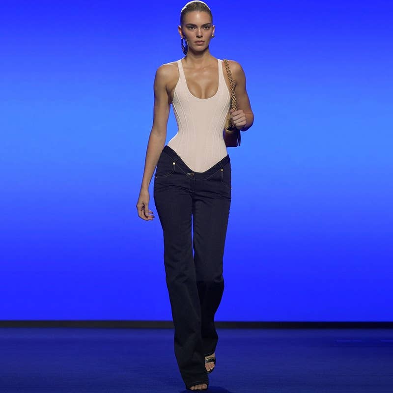 Temperament casual Ken bean with a tunic top