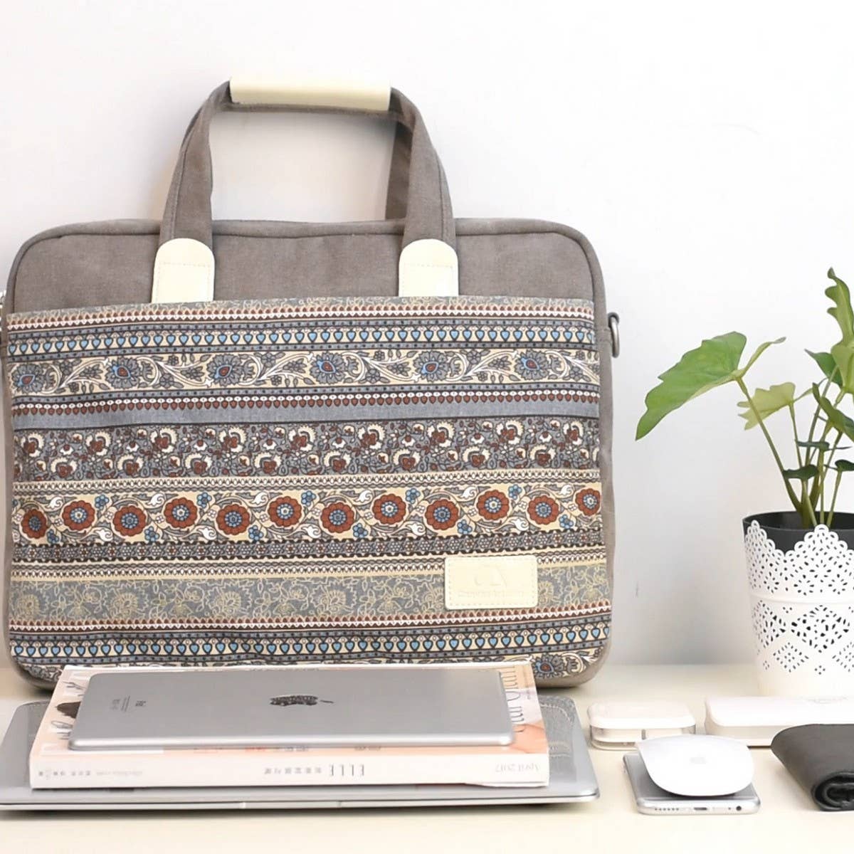 NEW ETHNIC PRINT CANVAS LAPTOP BAG_CWAB3320