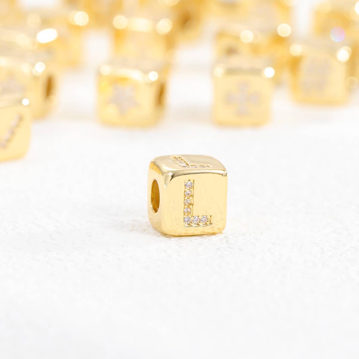 18K Gold-Plated Zirconia Dice Pendant Necklace_CWMM5876