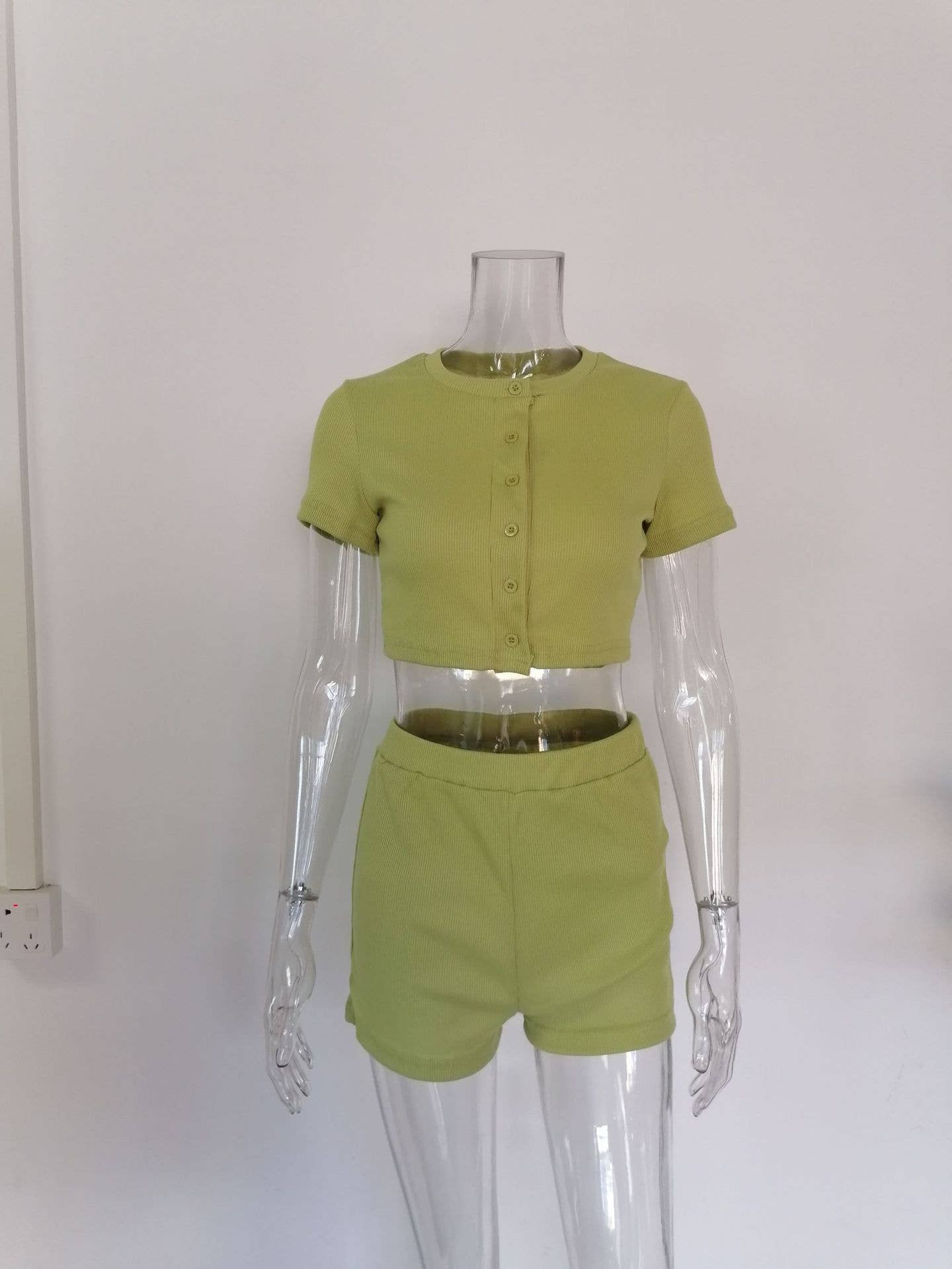 Sporty single-breasted cardigan and shorts set