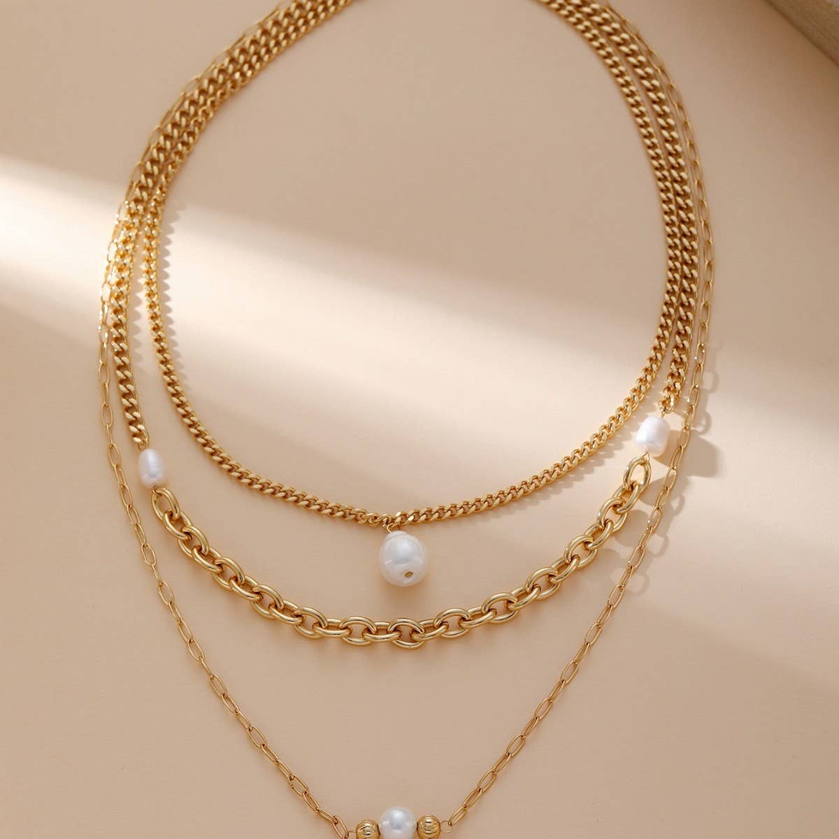 FRESHWATER PEARL NECKLACE 18K GOLD PLATED NECKLACE