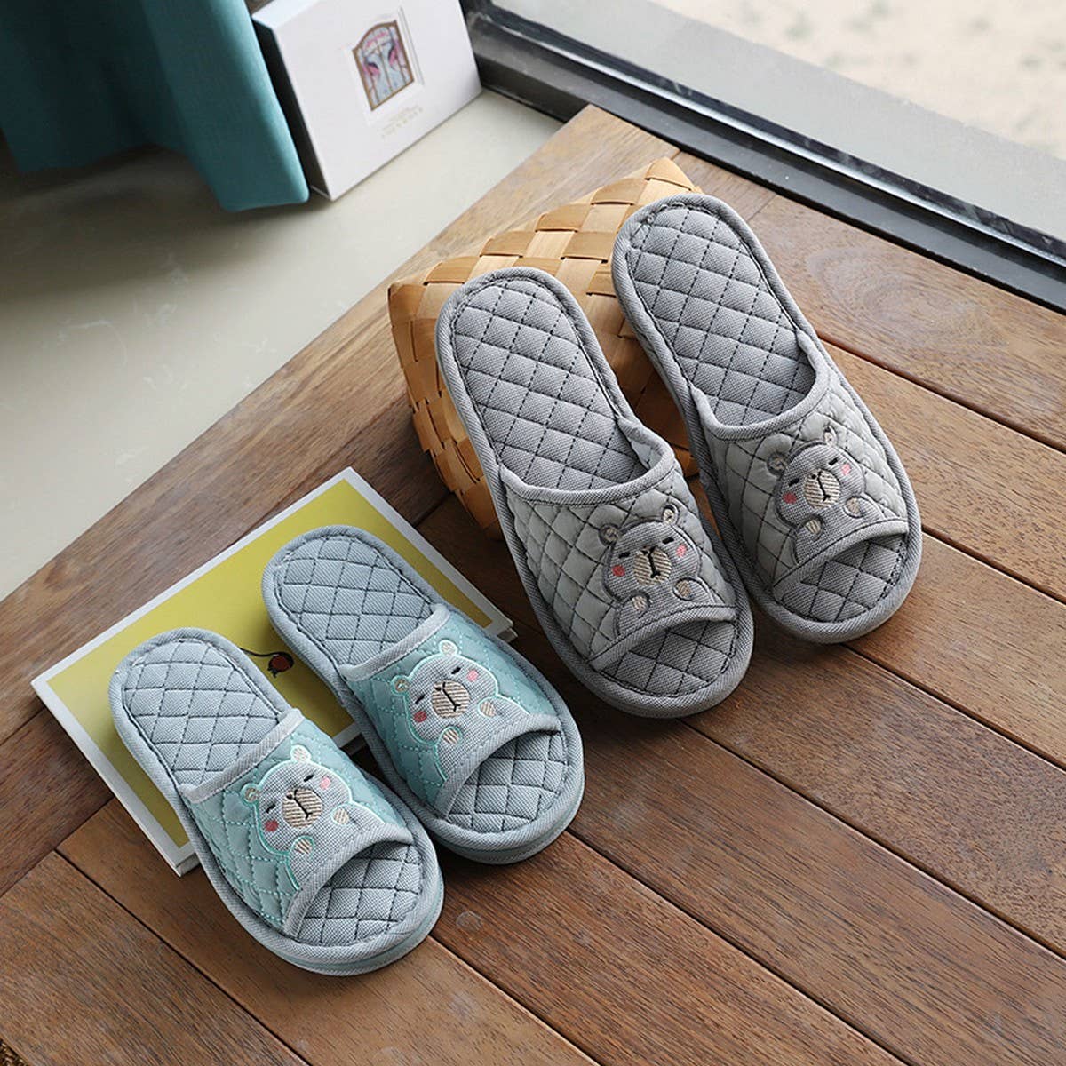 Plaid Capybara Thick Fabric Slippers with Grip_CWSHF0181