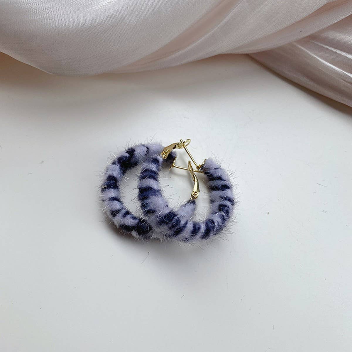 HONG KONG STYLE SHORT VELVET C HOOP EARRINGS