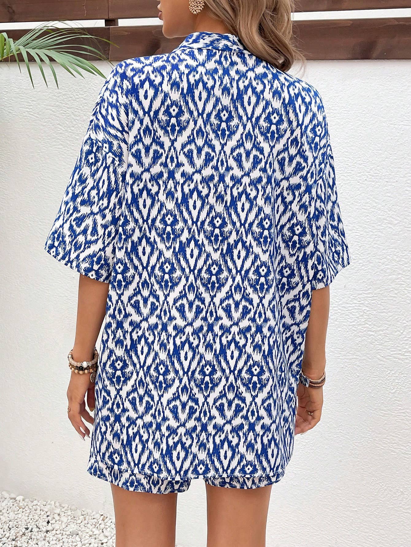 Go With A Loose Printed Cardigan Casual Suit