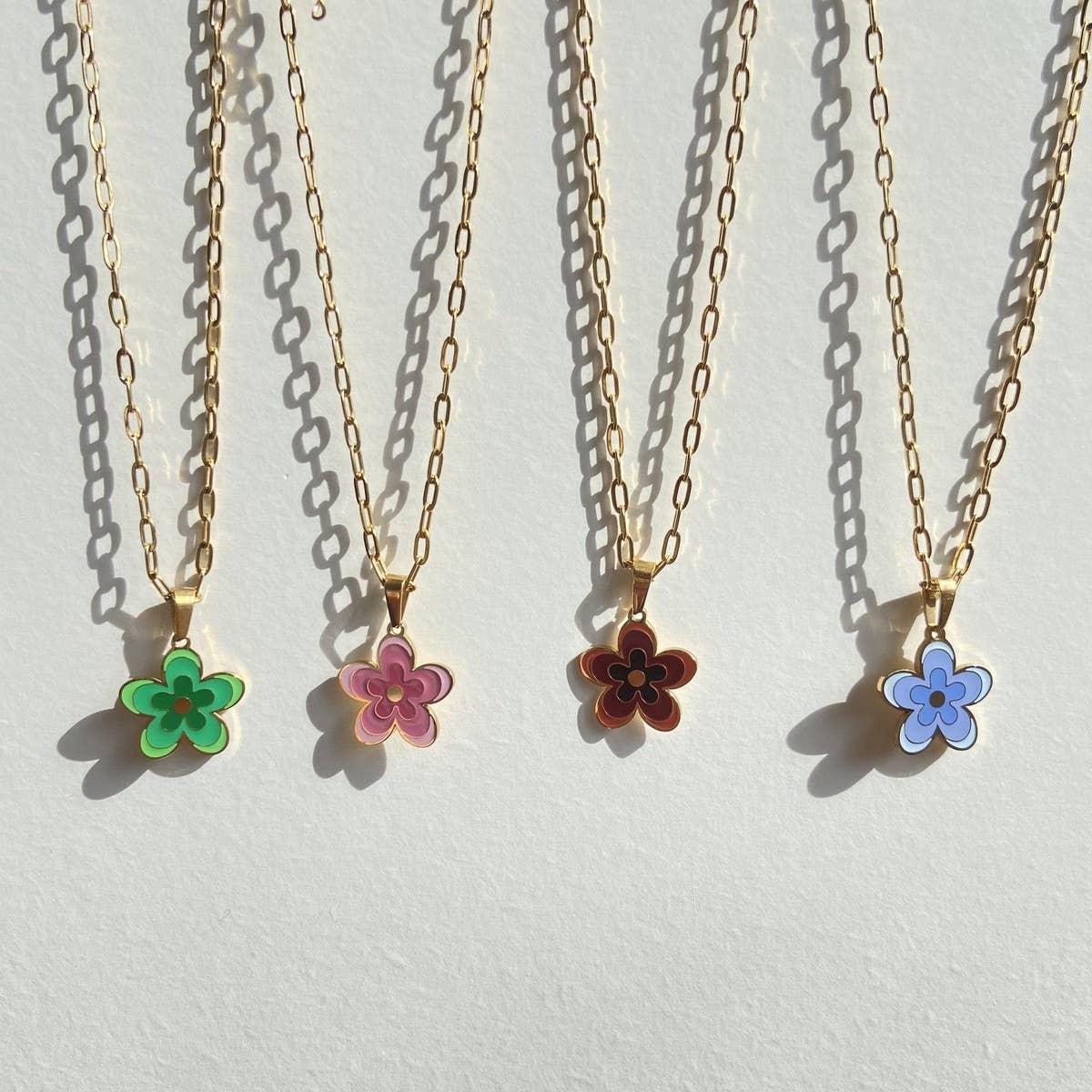 MULTI-LAYERED OIL DRIPPING FLOWER PENDANT NECKLACE
