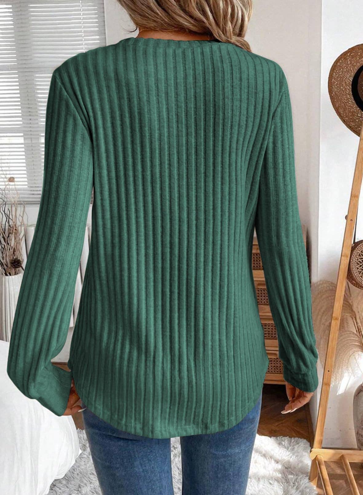 V-neck sharpened pit strip long sleeve T-shirt