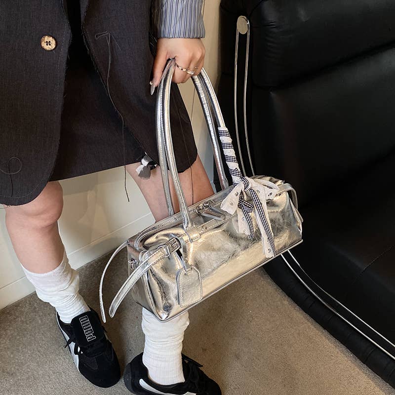 Glossy fashionable single-shoulder underarm bag