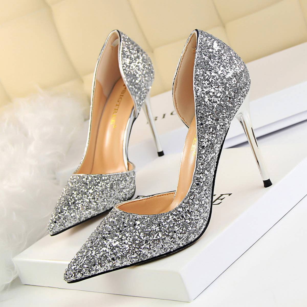 WOMEN POINTY SIDE HOLLOWED SEQUINED HIGH HEELS