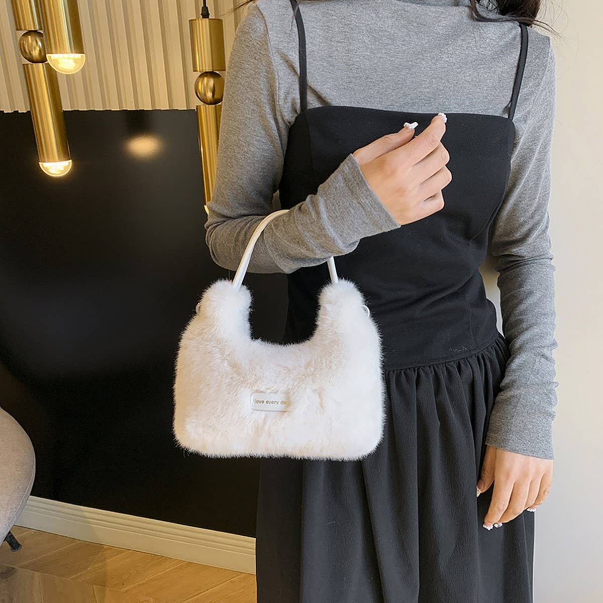 WINTER FASHION CROSSBODY BAG FAUX FUR PLUSH BAG_CWAB3932
