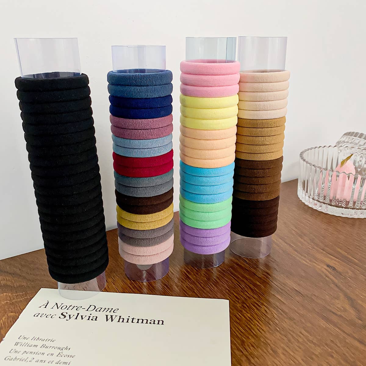 A set of 20 canned colorful hair ties