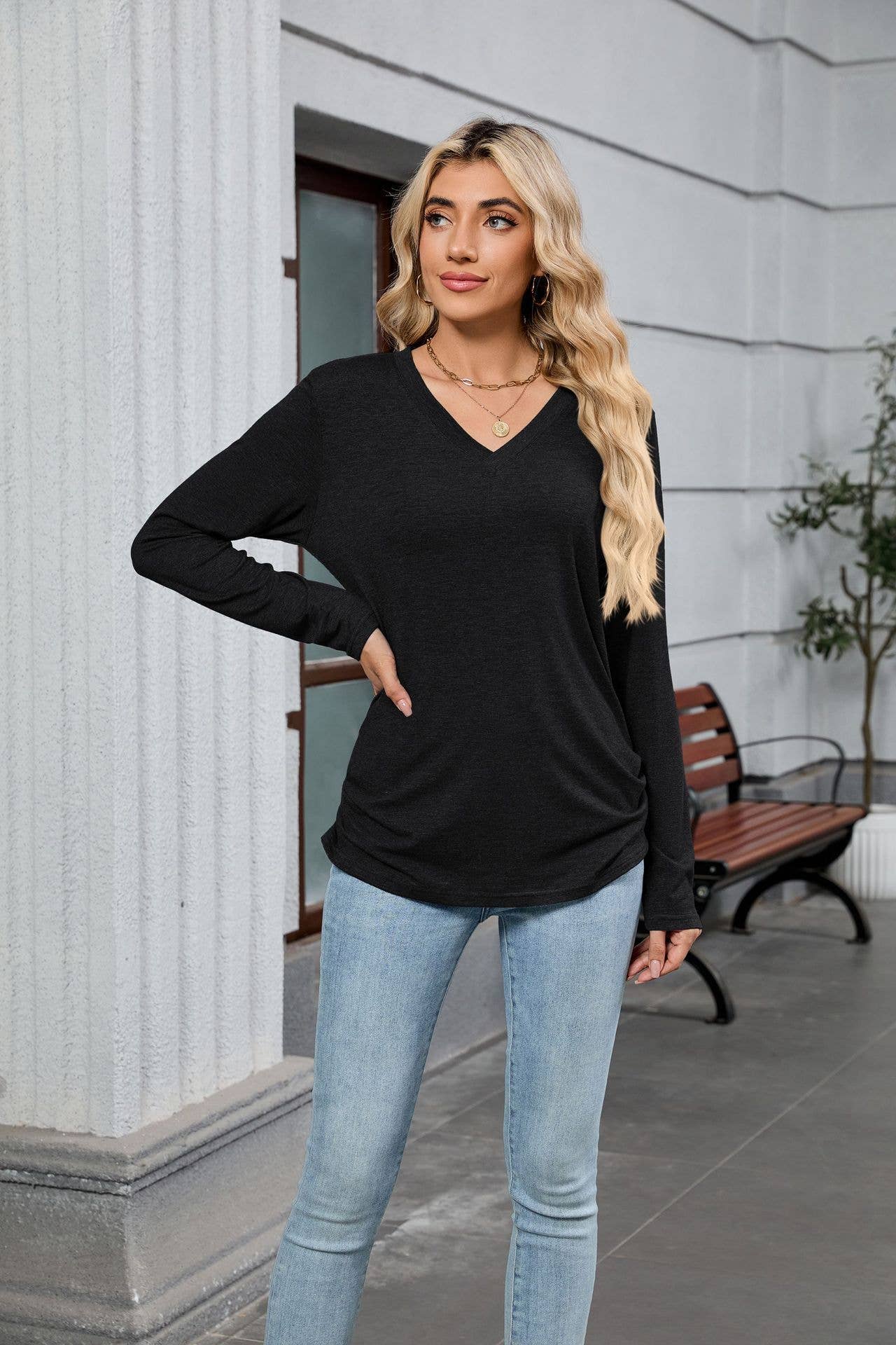 V-neck solid color loose long-sleeved T-shirt