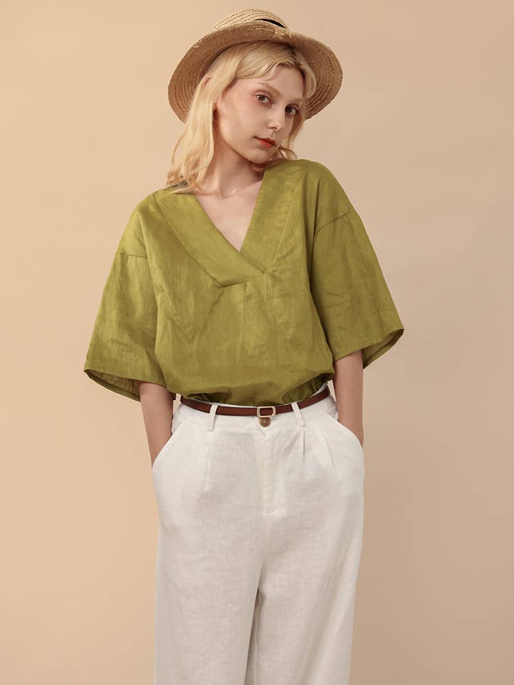 Linen wide-brimmed V-neck blouse