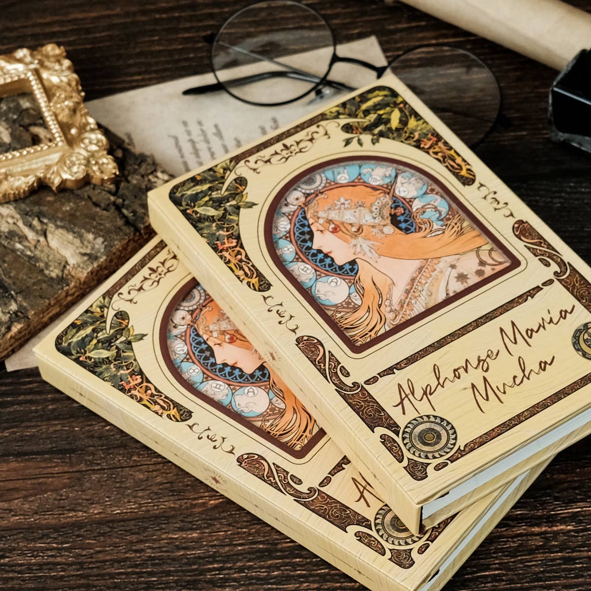 RETRO STYLE HARD COVER MAGNETIC TRI-FOLD NOTEBOOK_CWMM1857