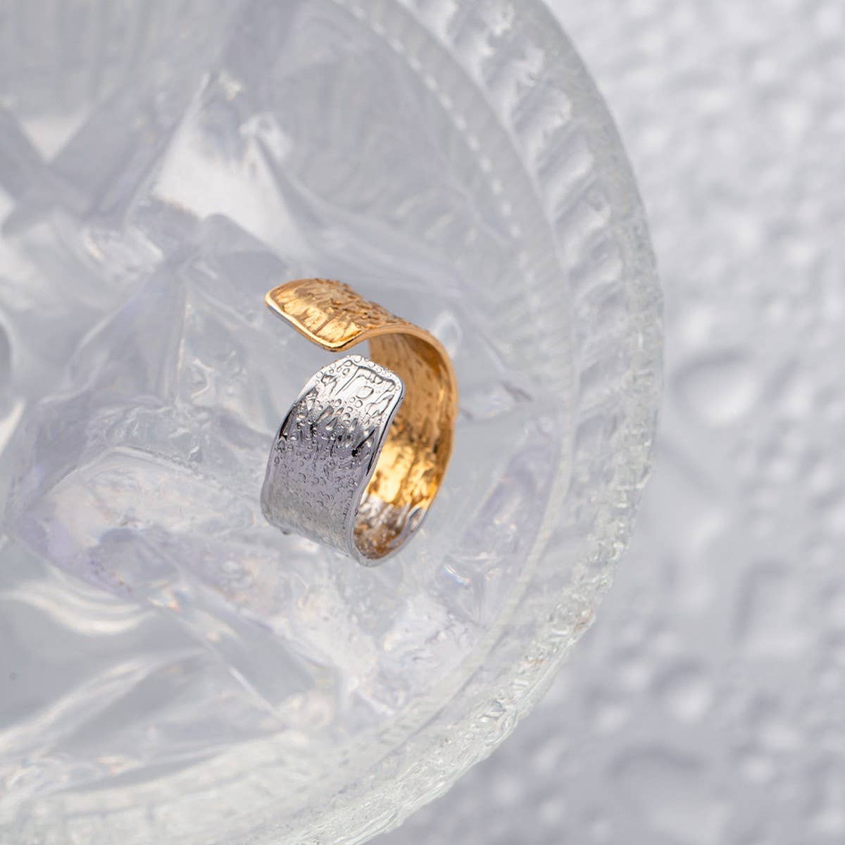 NEW DOUBLE PIECE CURVED PLEATED HIGH-END RING