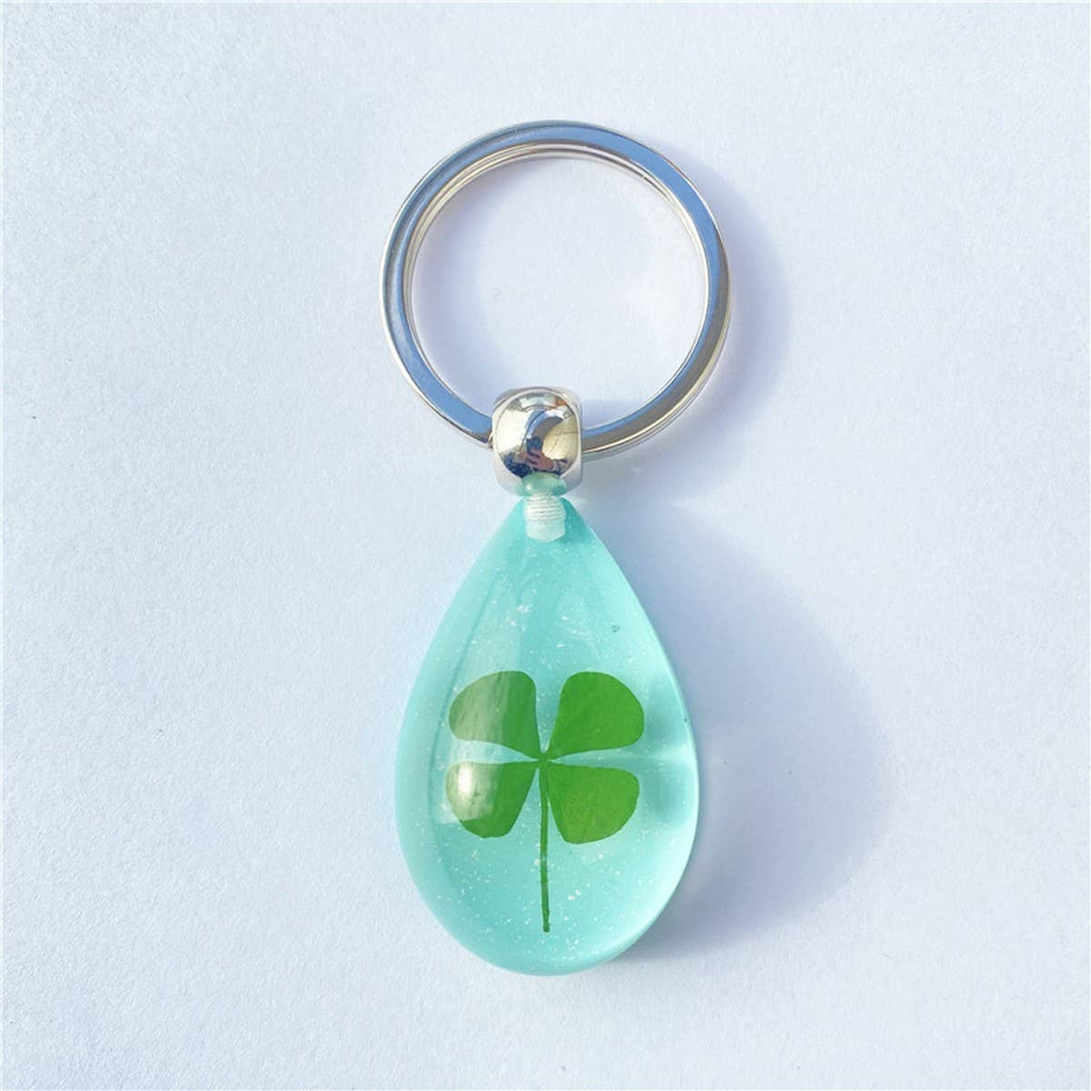 CREATIVE NEW FOUR-LEAF CLOVER LUMINOUS KEYCHAIN