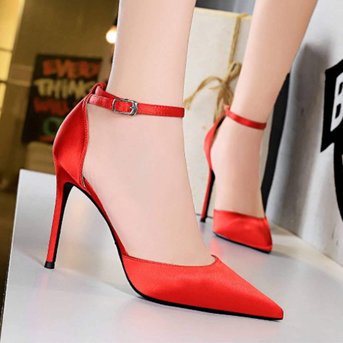 SATIN SHALLOW-MOUTH POINTED HIGH-HEELED SHOES