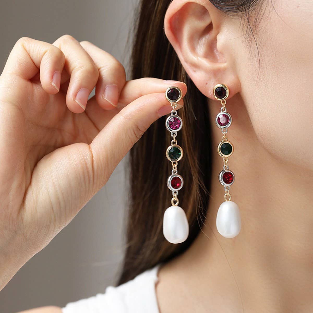 WOMEN'S FASHION NECKLACE AND EARRINGS SET