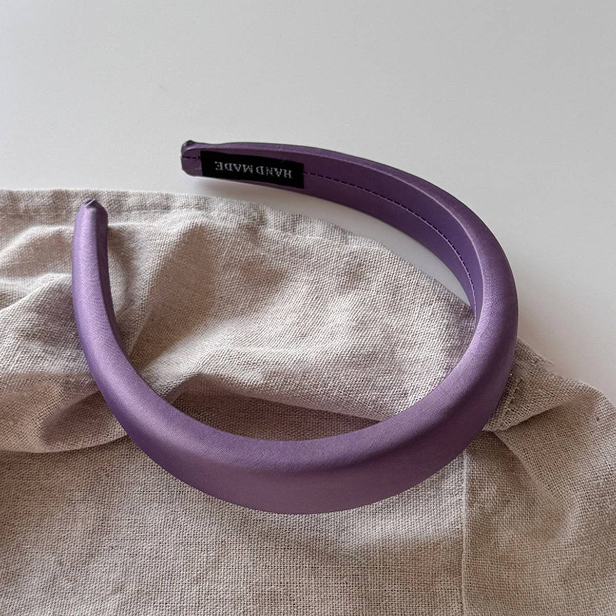 WIDE-RIMMED SMALL PURPLE HEADBAND