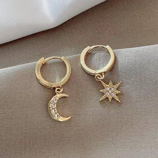 Asymmetric star-moon-ear diamond earrings