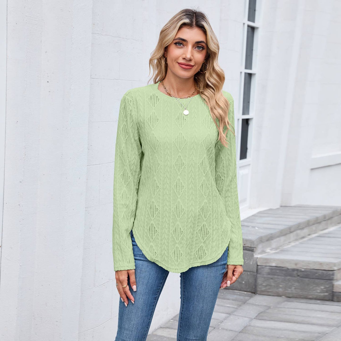 Back buttons hollowed out curved hem T-shirt