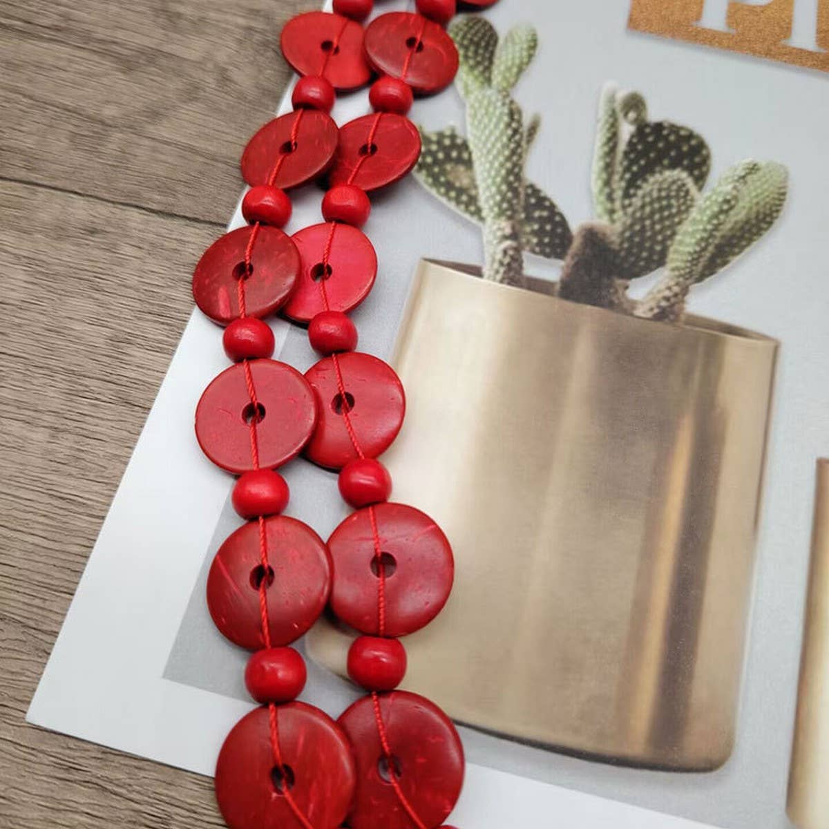 COCONUT SHELL RED MULTI-LAYER BEAD VINTAGE NECKLACE