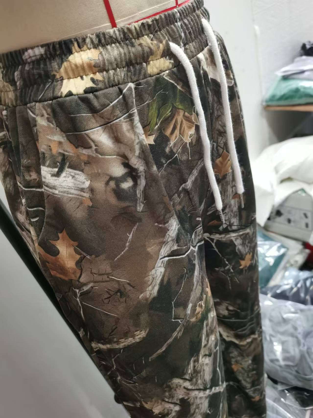 FASHION STRETCH WAIST CAMO PRINT MOPPING PANTS