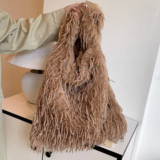 WINTER TASSEL SHOULDER AND CROSSBODY PLUSH BAG_CWAB4012