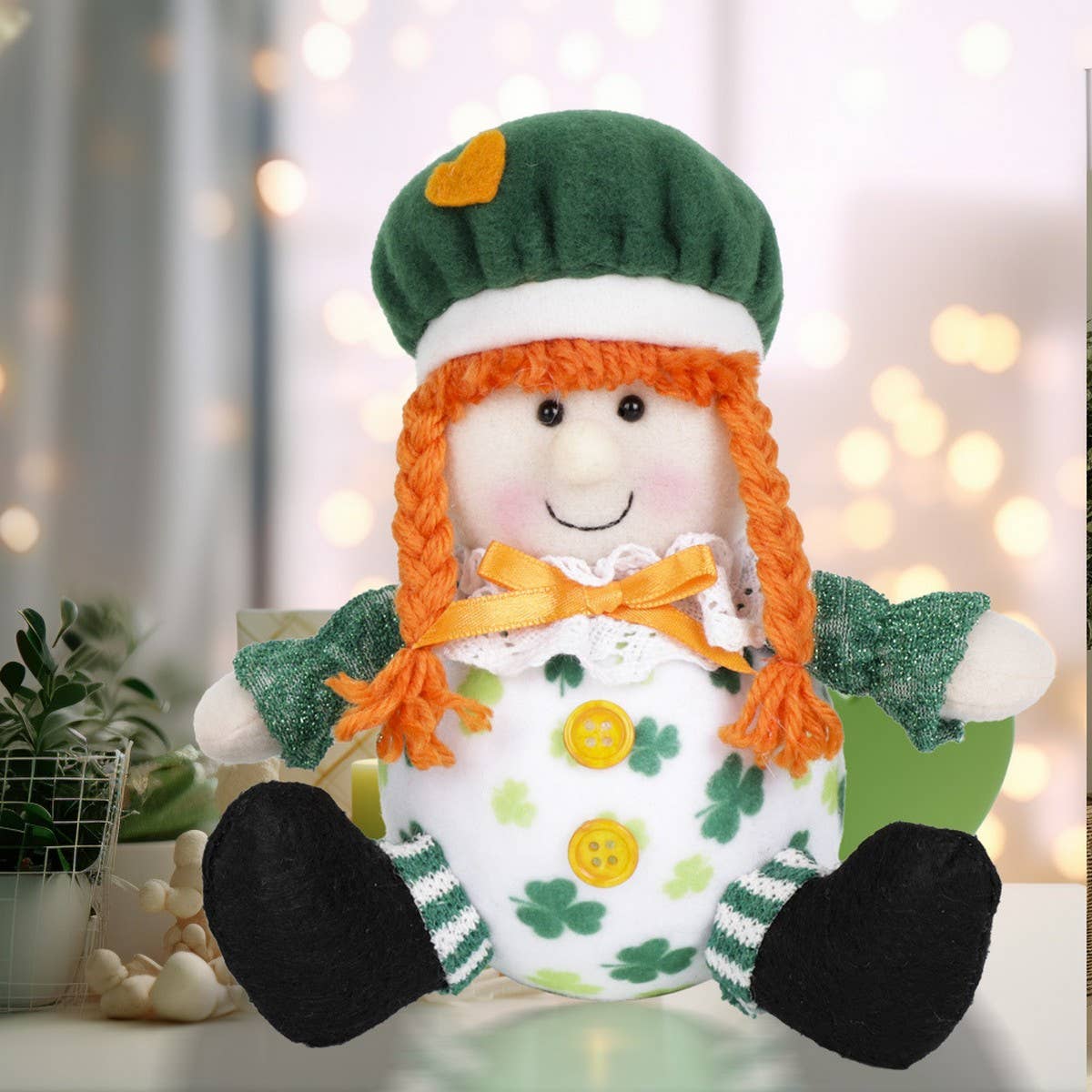 ST. PATRICK GREEN FIGURINE ORNAMENT PENDANT_CWMM3452