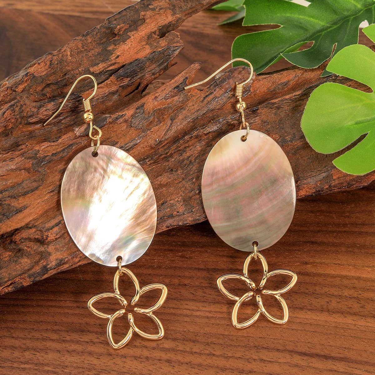 MINIMALIST NATURAL BLACK SHELL OVAL EARRINGS