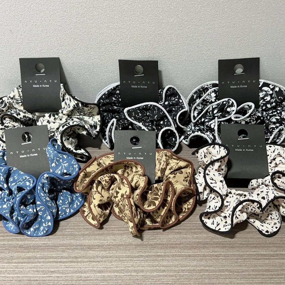 RETRO FLORAL HAIR SCRUNCHIES_CWAHA1733