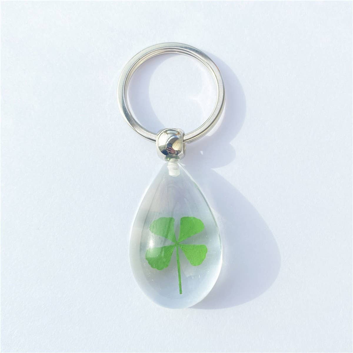 CREATIVE NEW FOUR-LEAF CLOVER LUMINOUS KEYCHAIN
