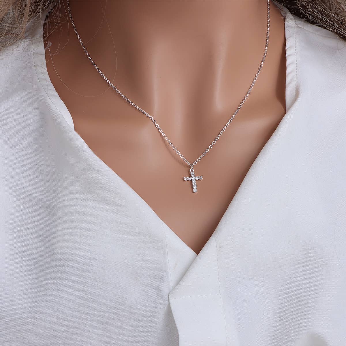 Cross necklace is a full diamond collarbone chain