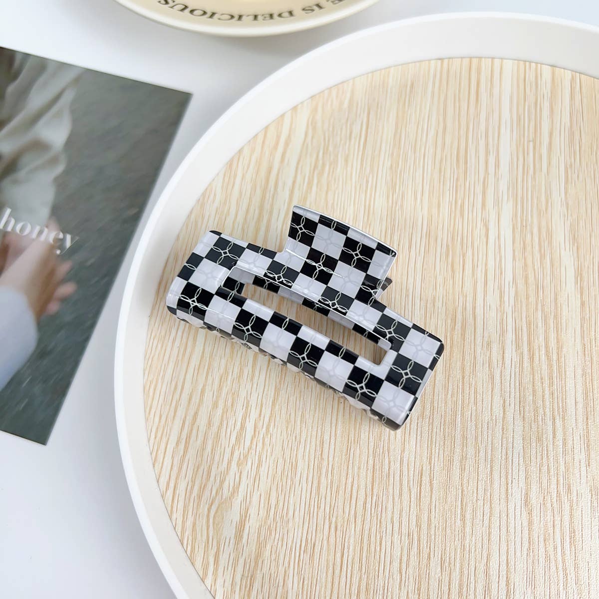 Tropical hollowed-out clipper floral hair clip