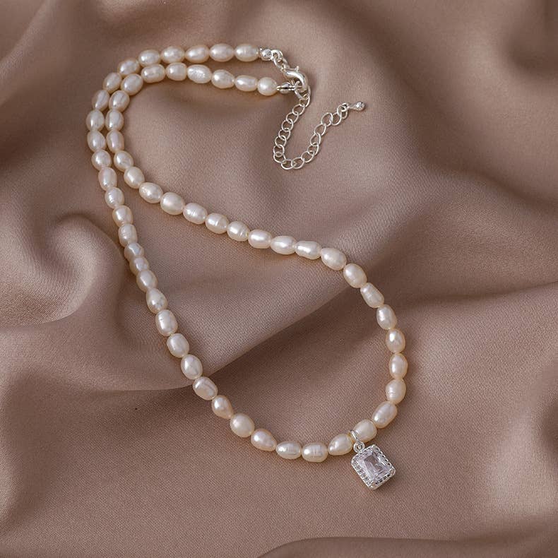Baroque irregular retro freshwater pearl necklace
