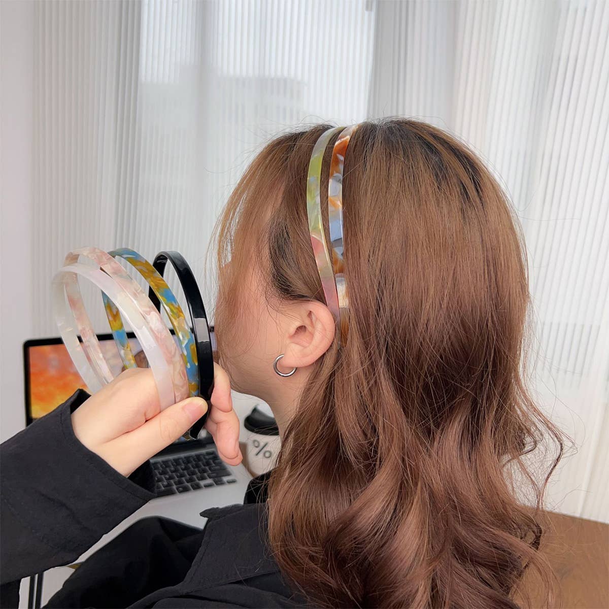 High-end sunglasses and acetic acid hair band