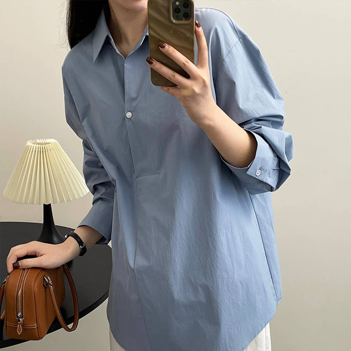 Basic solid color V-neck washed cotton shirt