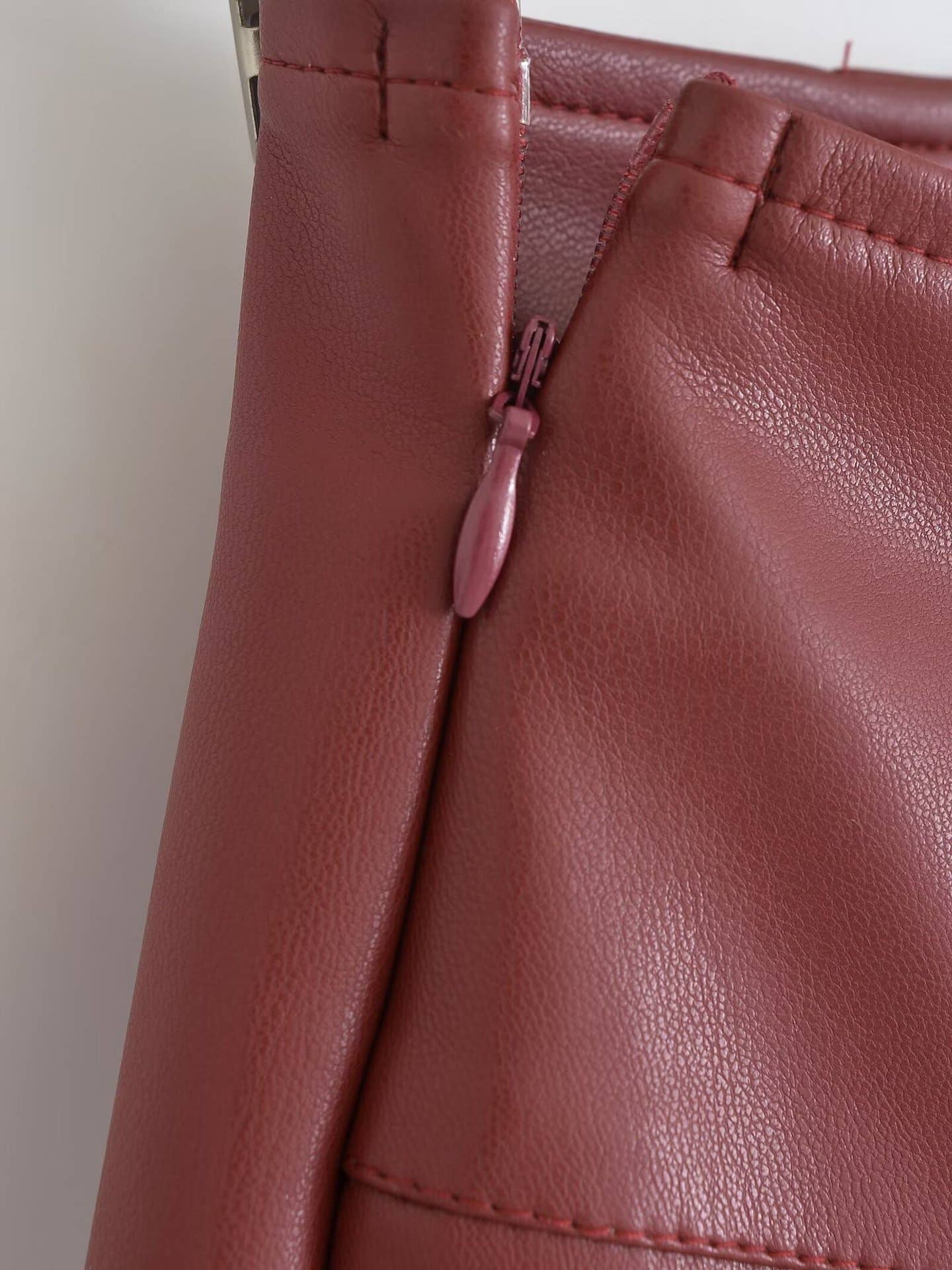 Fashionable and niche PU leather skirt