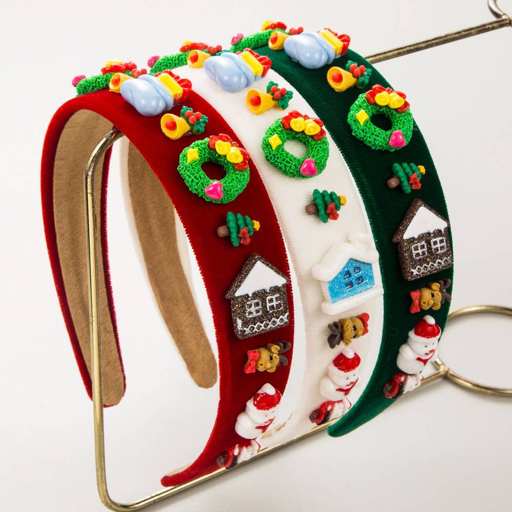 CHRISTMAS ACCESSORIES ARE SIMPLE AND VERSATILE