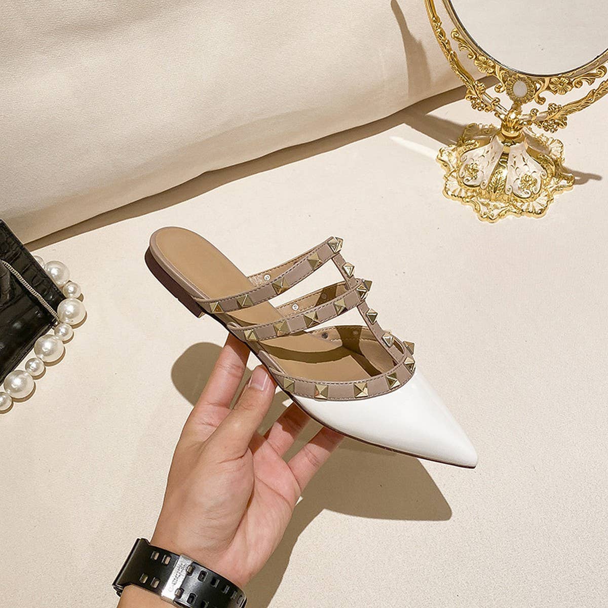 FASHIONABLE POINTED FLAT SOLE SANDALS