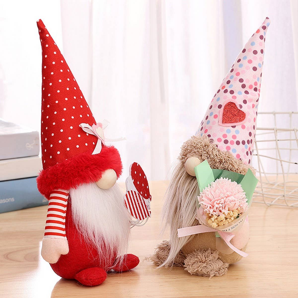 CWMM9524_MOTHER'S DAY BALLOON BOUQUET DWARF FACELESS DOLL