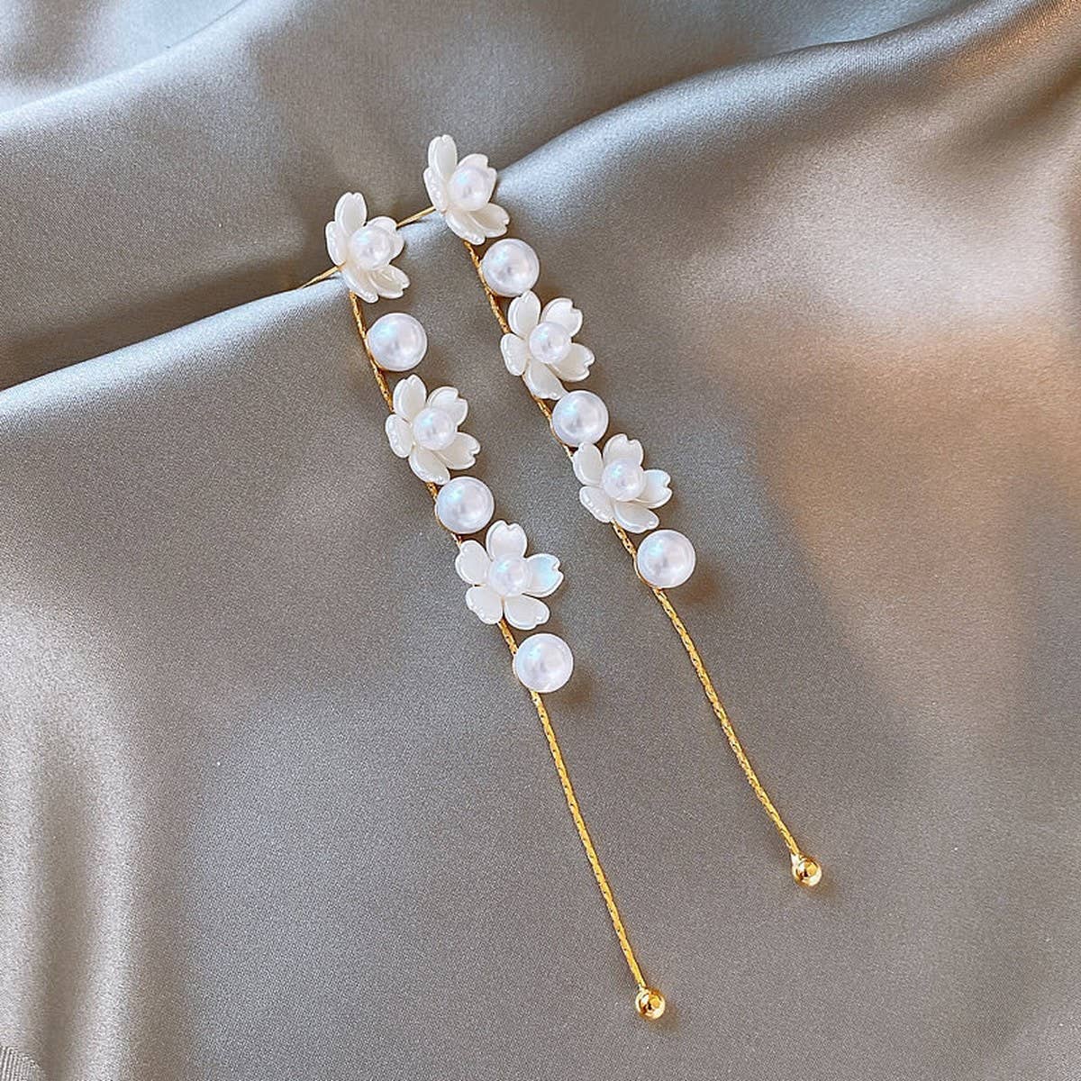 FRENCH RETRO PEARL FLOWER LONG TASSEL EARRINGS