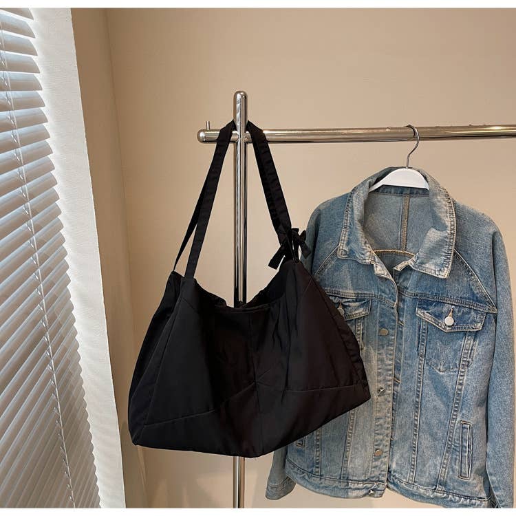 Large-capacity trendy casual single-shoulder bag