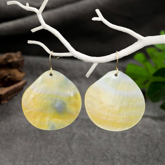 NATURAL YELLOW SHELL TEARDROP-SHAPED EARRINGS