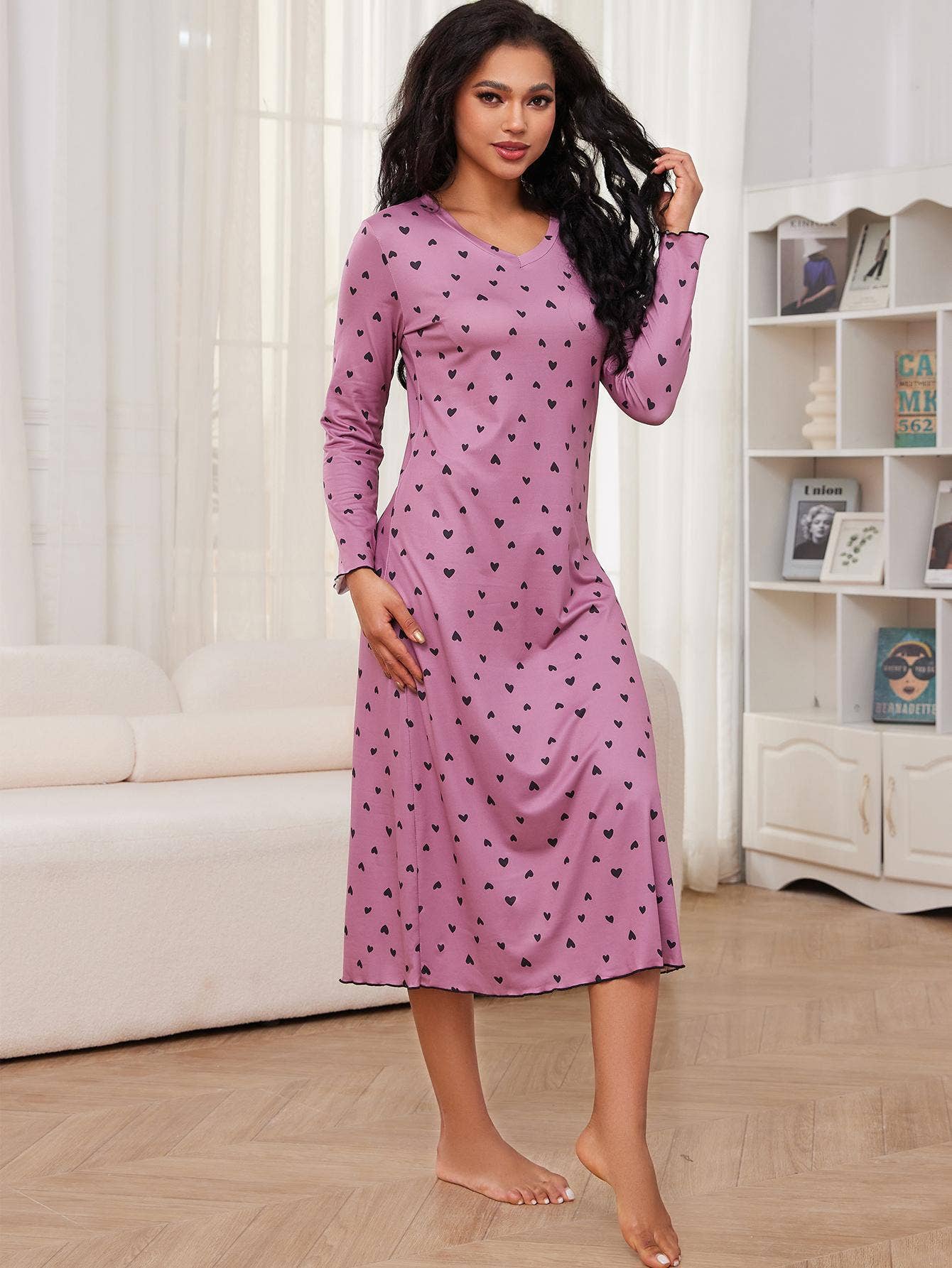 V-NECK LOVE PRINT LONG-SLEEVED NIGHTDRESS