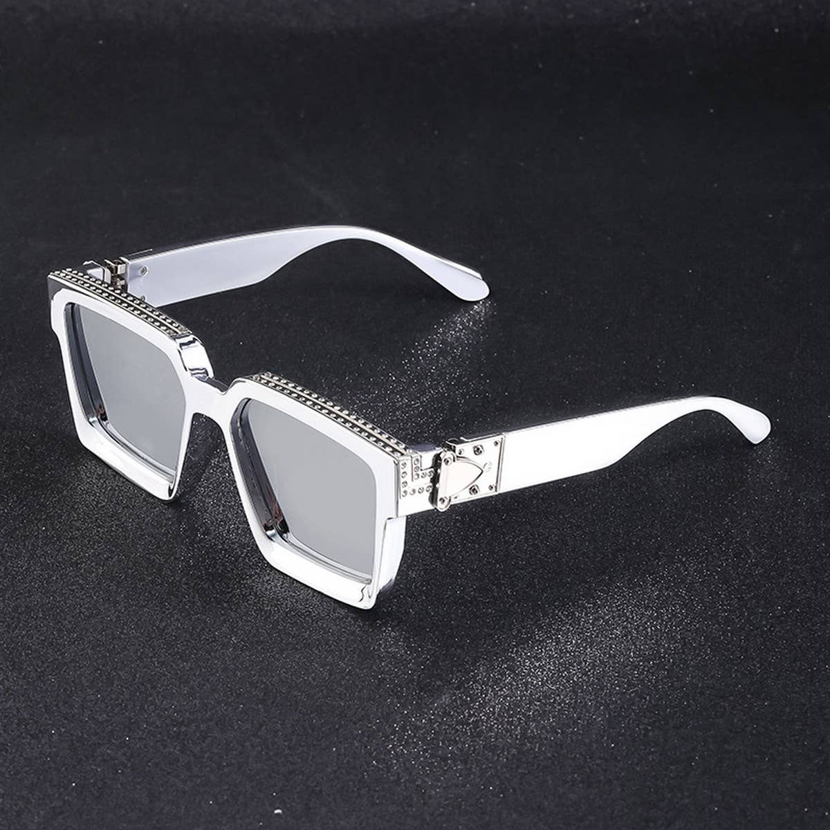 LARGE SQUARE FRAME SUNGLASSES WITH DIAMONDS